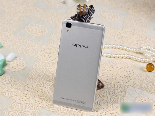 OPPO R7^