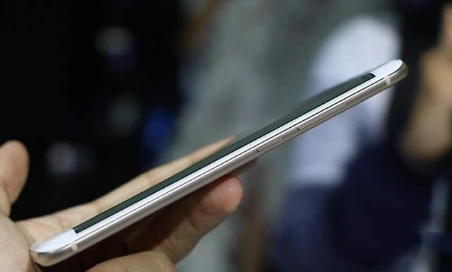 ȫO(sh)Ӌ(j) vivo Xplay6C(j)Dp