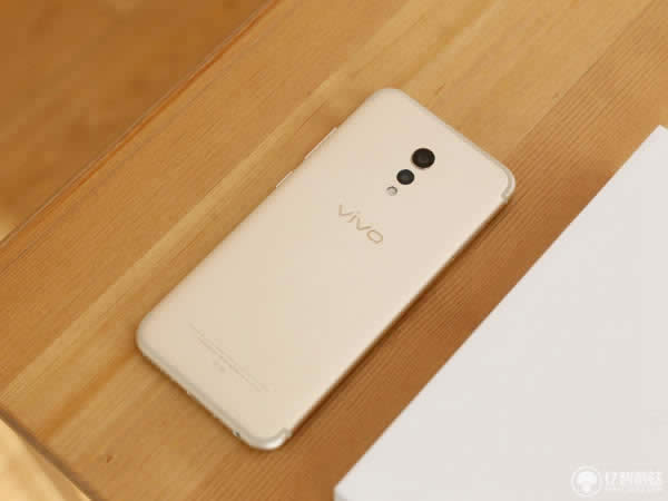 vivo Xplay6uyϸp ٶȳɫ