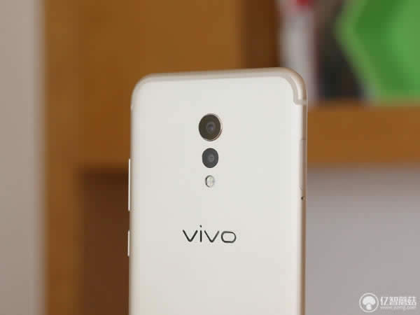 vivo Xplay6uyϸp ٶȳɫ