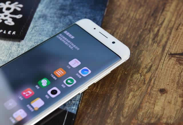 vivo Xplay6uy 