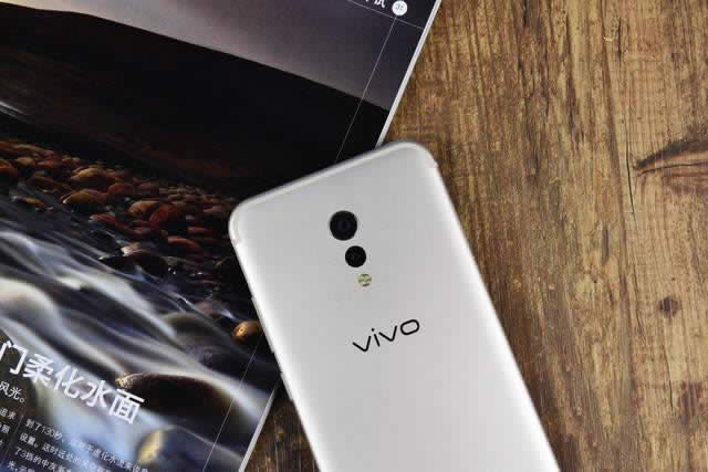 vivo Xplay6uy 
