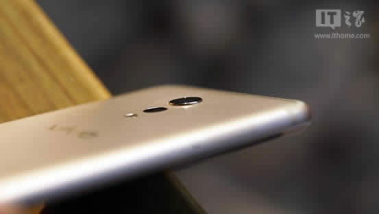 vivo Xplay6_DpAճָУ