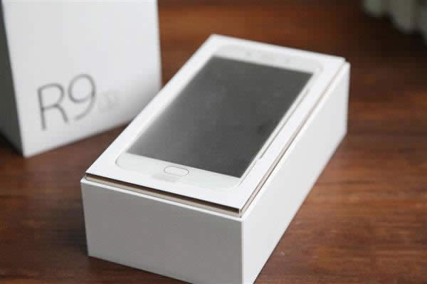 OPPOR9sô OPPOR9sԔ